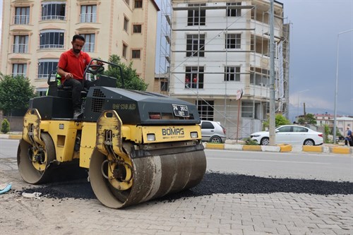 Iğdır Belediyesi Fen İşleri Müdürlüğü tarafından asfalt çalışmaları başladı!